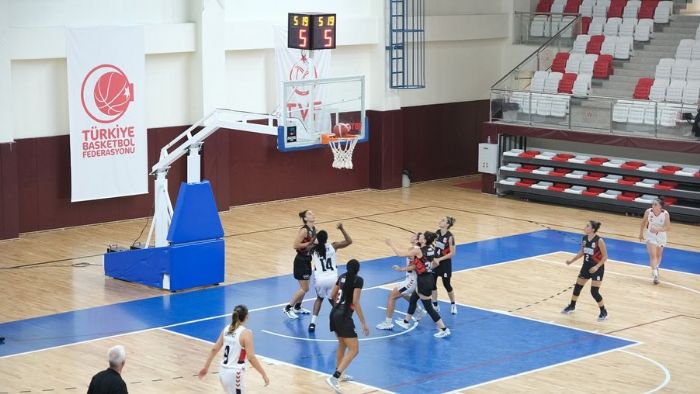 Mersin Basketball'dan nemli galibiyet