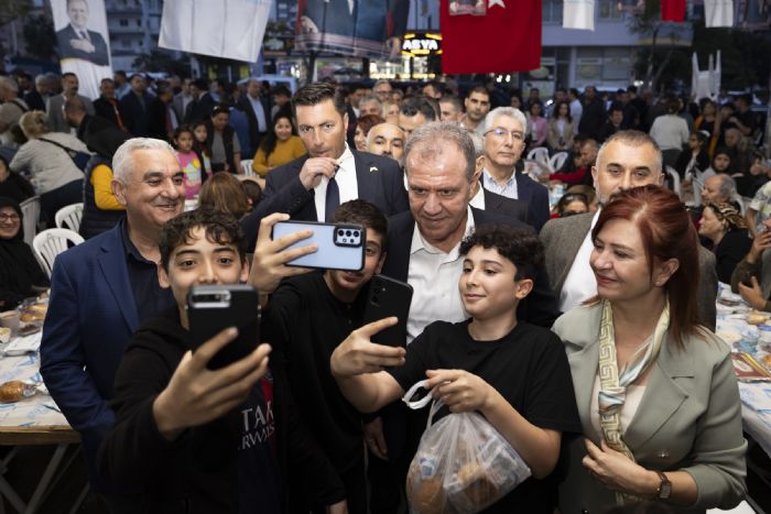 Bakan Seer Ve Meral Seer, Mersin Bykehirin iftar sofralarnda Mezitlili yurttalarla iftar yapt