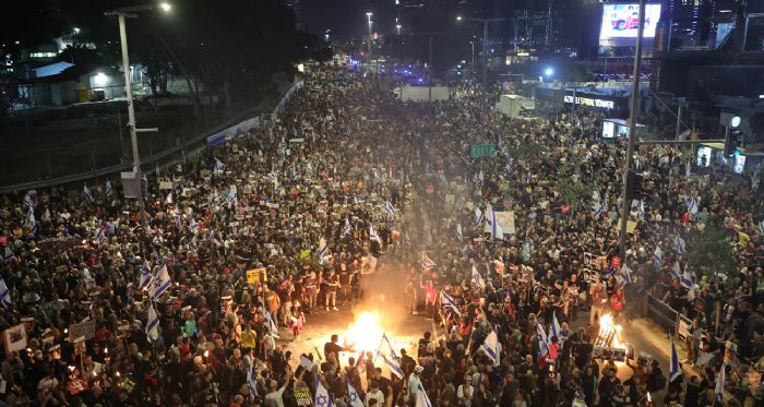 srailde Netanyahuya tepkiler artyor