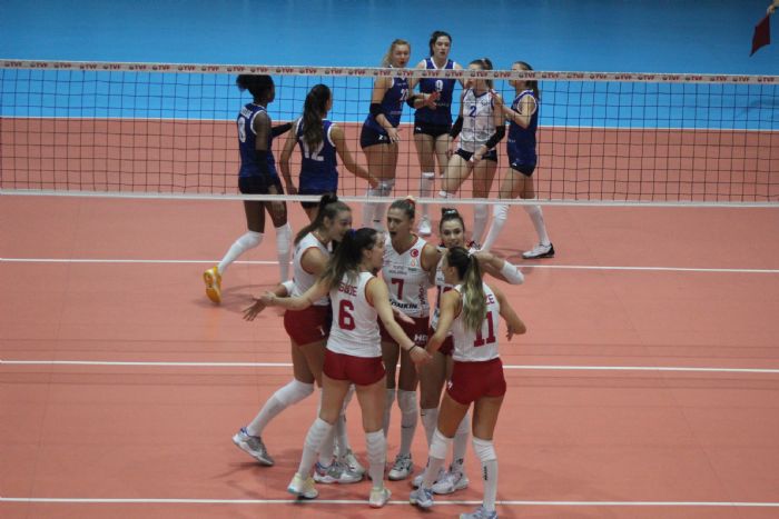 Manisa’da voleybol leni balad