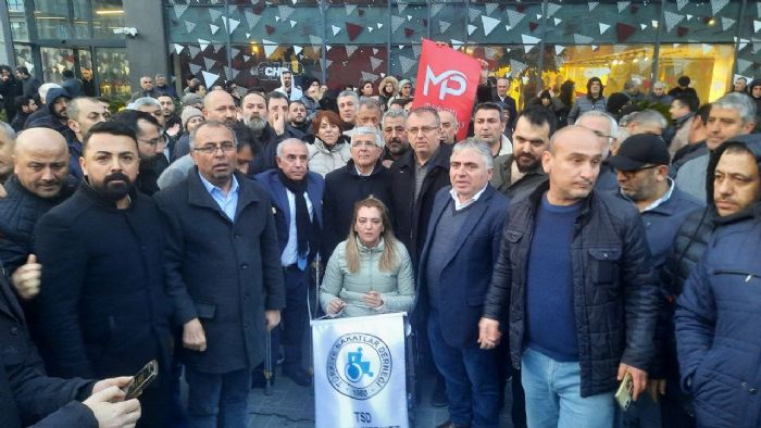 CHPlilerden stanbul l Bakanl nnde protesto