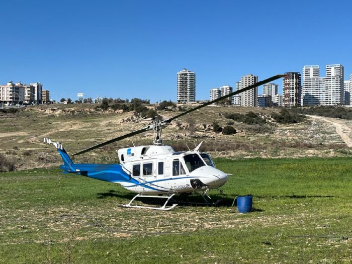 Helikopter, malzeme ve personel ikmalini bo arazide yapt