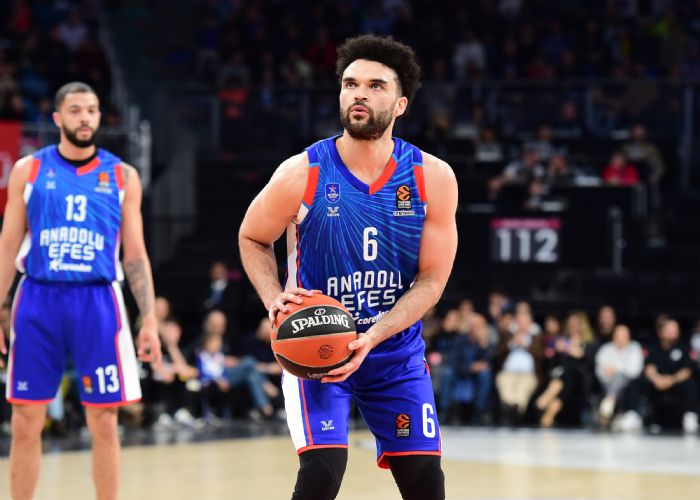 Anadolu Efes, Olympiacosu malup etti