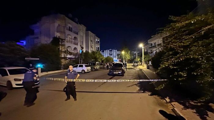 Antalya'da i insanlarna silahl saldr kamerada: 2 yaral