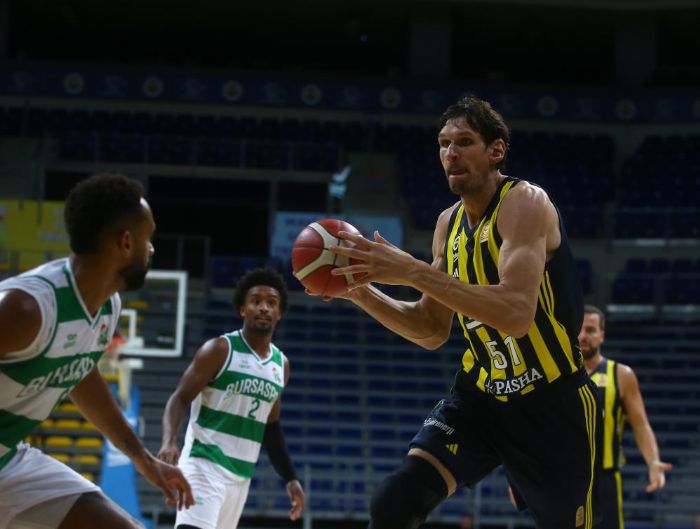 Fenerbahe, hazrlk manda Bursaspor'u 107-66 malup etti