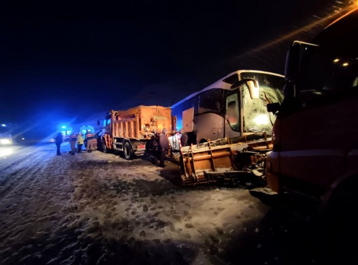 Erzincan’da zincirleme trafik kazas: 8 yaral