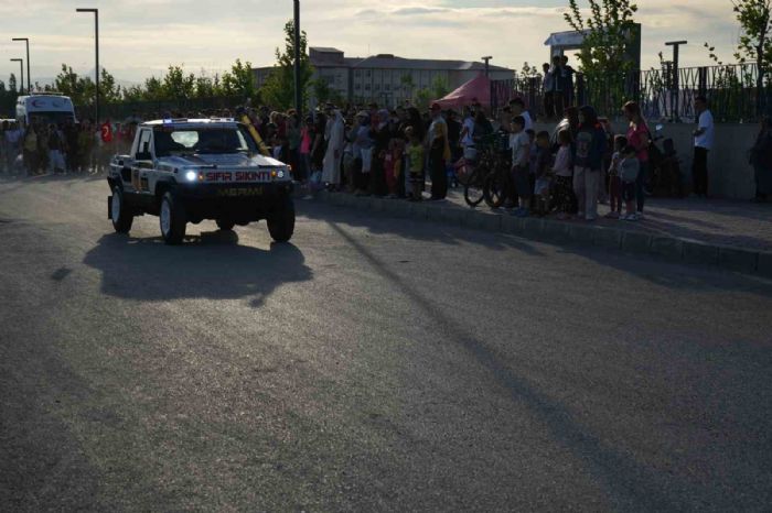  17. Karadeniz Off-Road Kupas 1. Ayak iin Idrda seremonik start verildi.