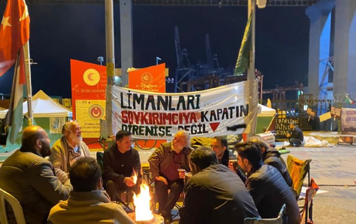 Mersin'de srail'e mhimmat tayan firma iin protesto