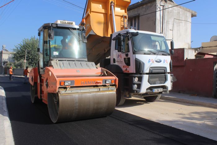 Tarsusta Belediye Caddesi Yenilendi