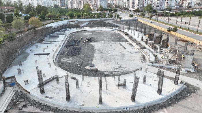 Atatrk Stadyumunun yapmna hzla devam ediliyor