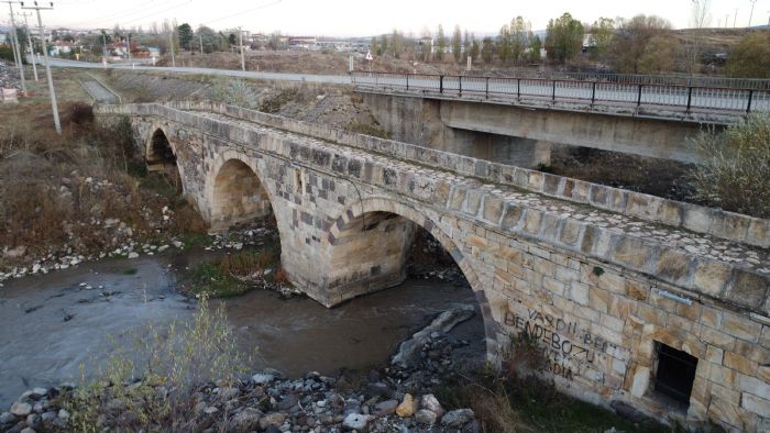 Kanuni dneminde yaplan kemer kpr asrlara meydan okuyor