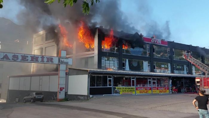 Amasya'da stanbul Evim AVM'de yangn