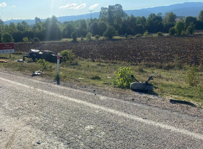 Kastamonu'da iki otomobil arpt: 1 l, 2 yaral