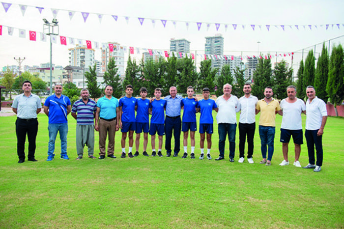 Seyhan Belediyesporlu 5 futbolcu Adana Demirsporda  