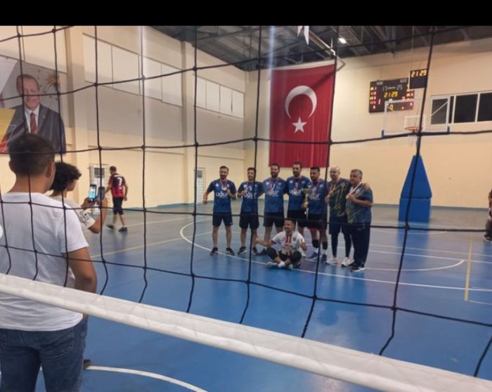 Voleybol turnuvas sona erdi